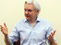 Джуліан Ассанж