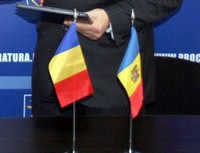 Румунський і молдавський прапори